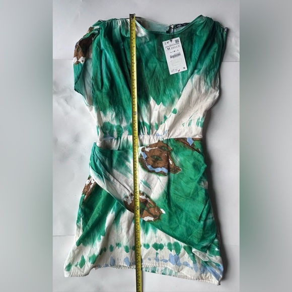 New Zara bloggers favourite Short Printed Asymmetric Dress
Green printed - Picture 8 of 12